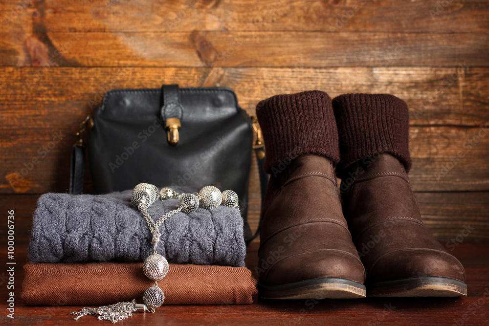 Φωτογραφία Women's clothing and accessories - jewelry, scarf,sweater, bag, shoes, bright wo