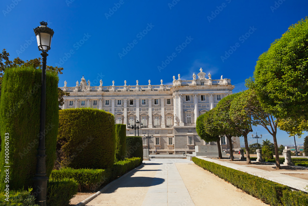 Fototapeta premium Royal Palace and park at Madrid Spain