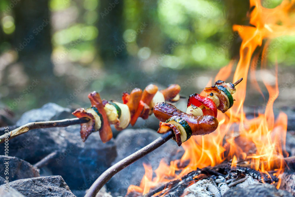 Φωτογραφία Hand made cooking on campfire.