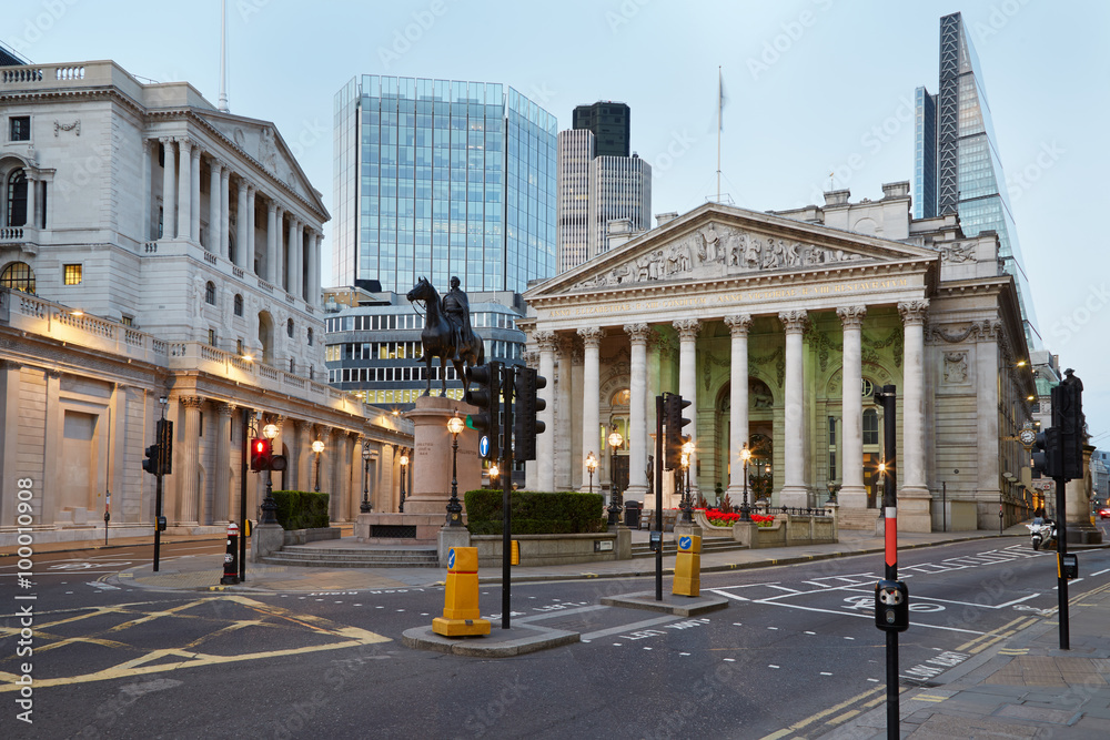 London Royal Exchange, shopping centre and Bank of England - obrazy, fototapety, plakaty 