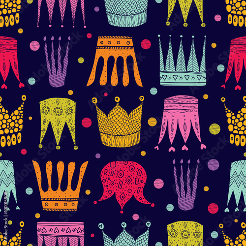 Vintage seamless pattern with crown. Seamless pattern can be used for wallpaper, pattern fills, web page background, surface textures.