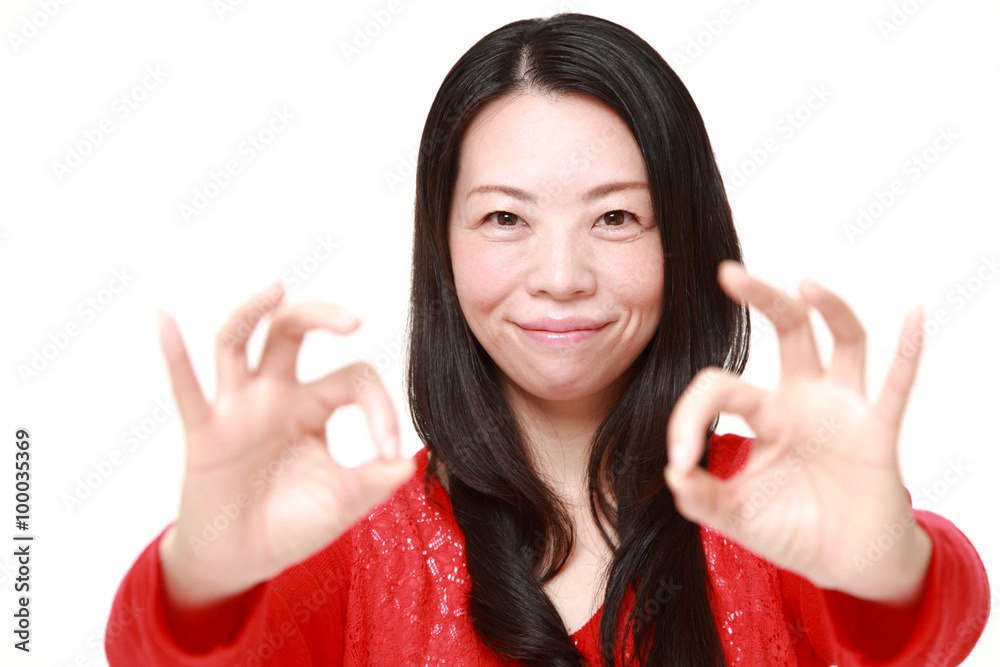 満足している女性 満足している女性