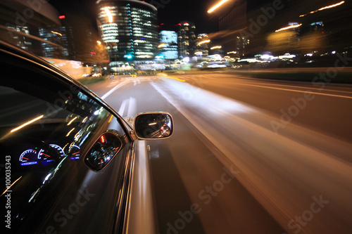 Obraz na płótnie Night drive with car in motion. w salonie