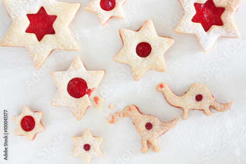 Linzer cookies with cherry jam