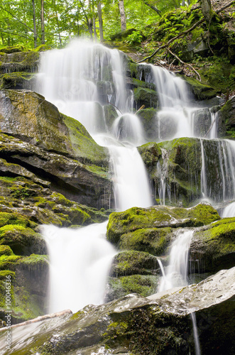 Fototapeta Naklejka Na Ścianę i Meble -  The Carpathian Waterfall Shypit