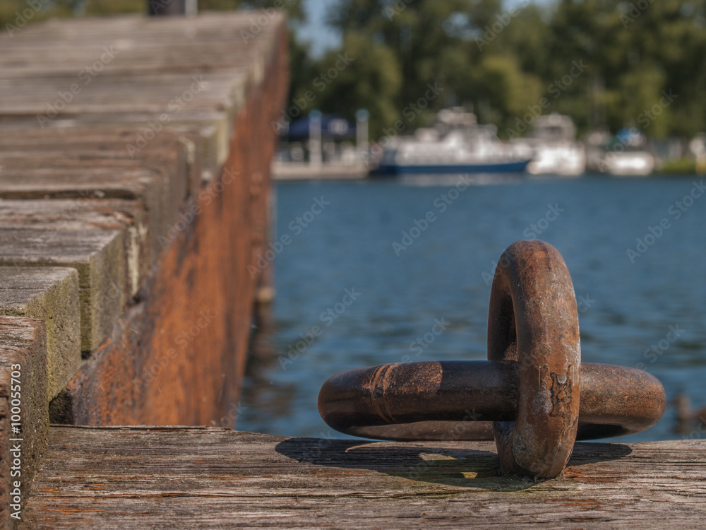 Fototapeta premium Metal Rings on Dock