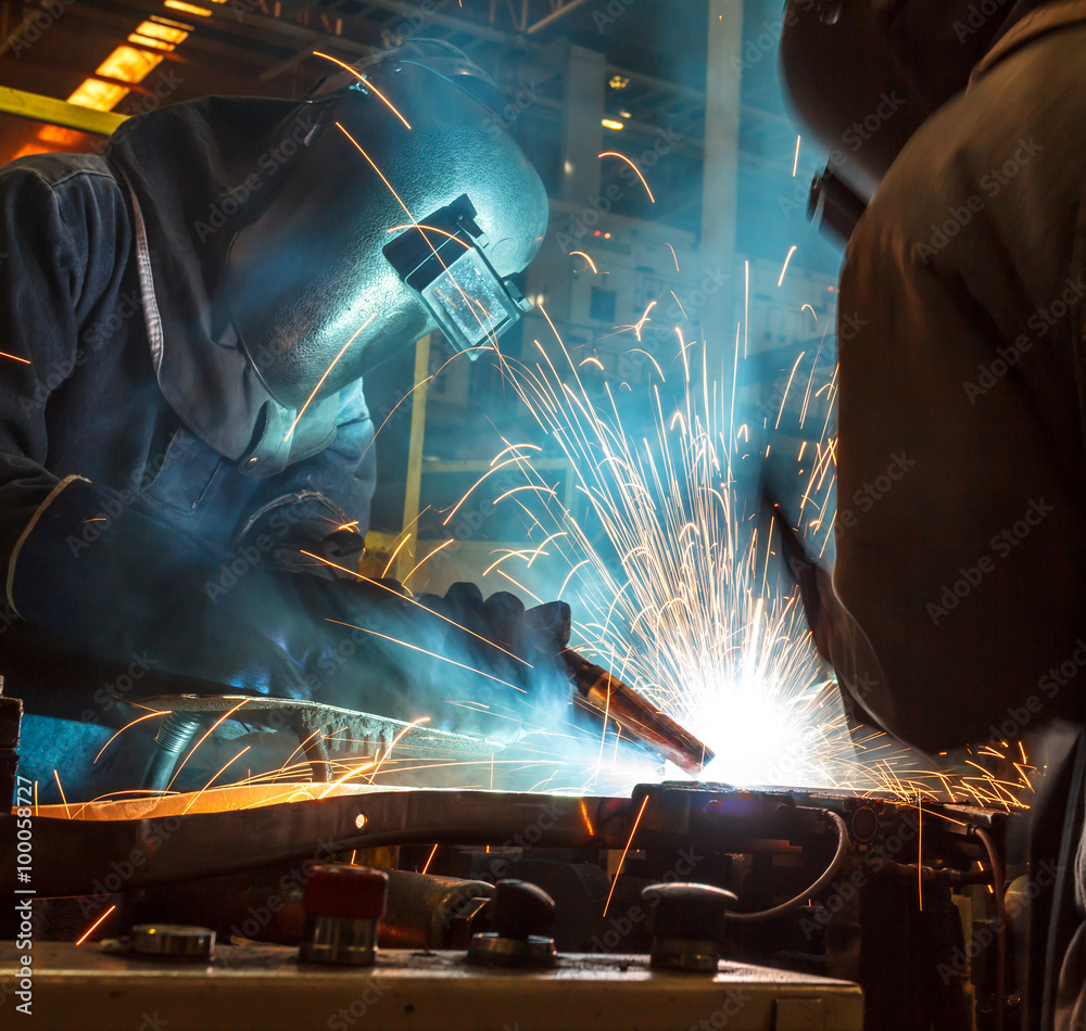 © taaee - Welding with sparks © taaee - Welding with sparks