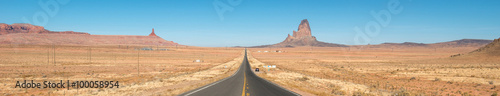 Road to Monument valley, Arizona
