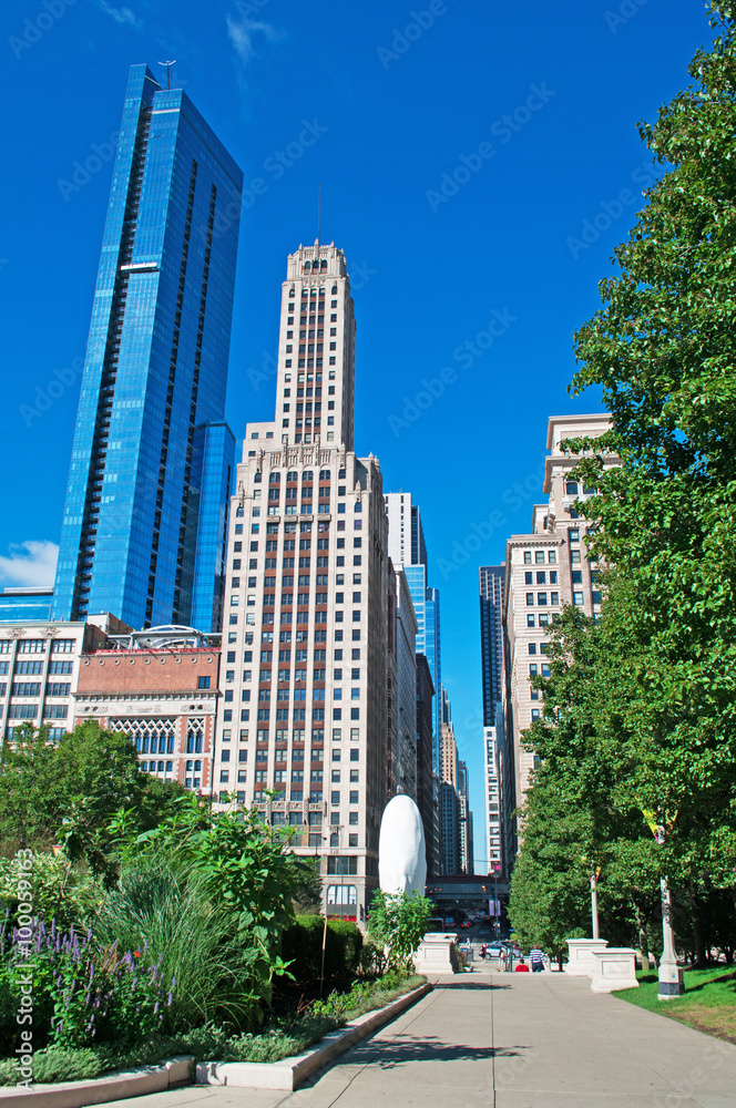Panoramica di Chicago, skyline, grattacieli, Millennium park, parco pubblico, polmone verde, parchi, prati, giardini, città verde Panoramica di Chicago, skyline, grattacieli, Millennium park, parco pubblico, polmone verde, parchi, prati, giardini, città verde