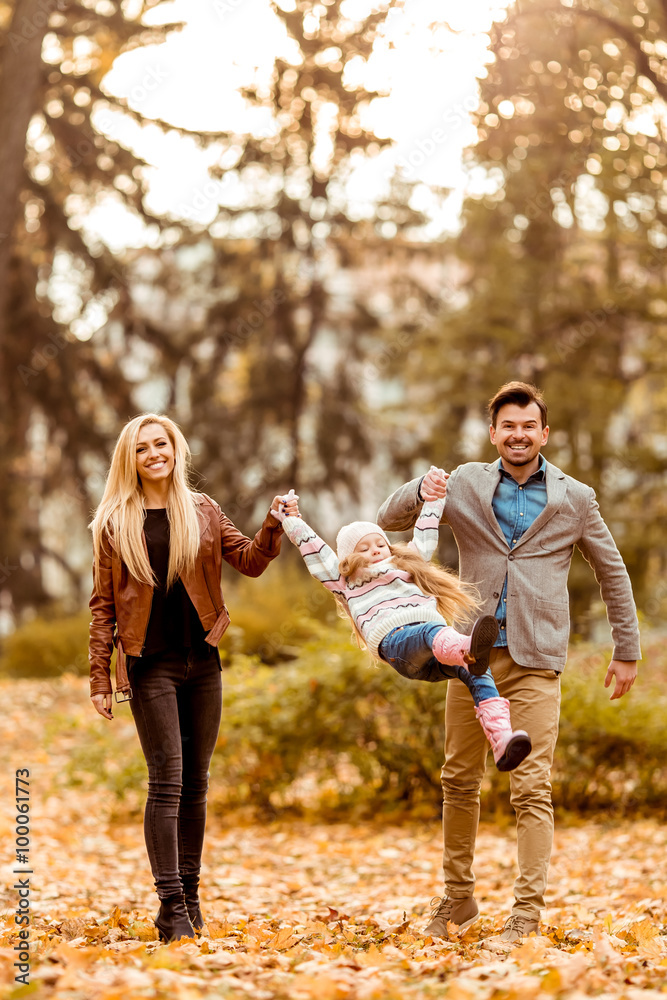 Fototapeta premium Family walk autumn