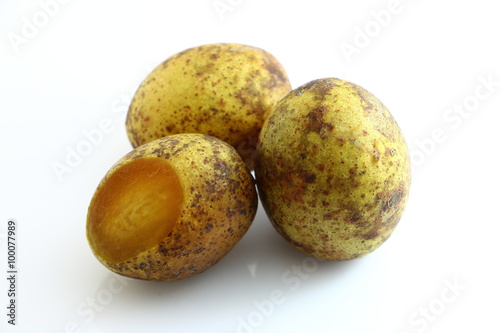  Spondias pinnata  fruit