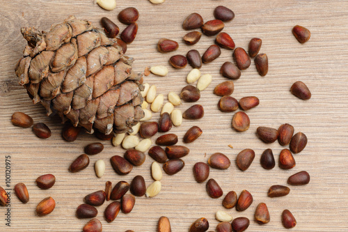 Foto pine nuts
