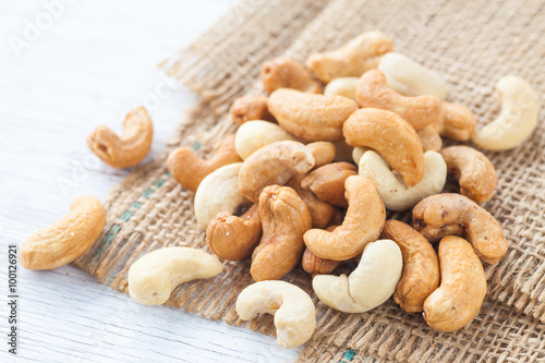 Cashew nuts , The World 's Healthiest Foods