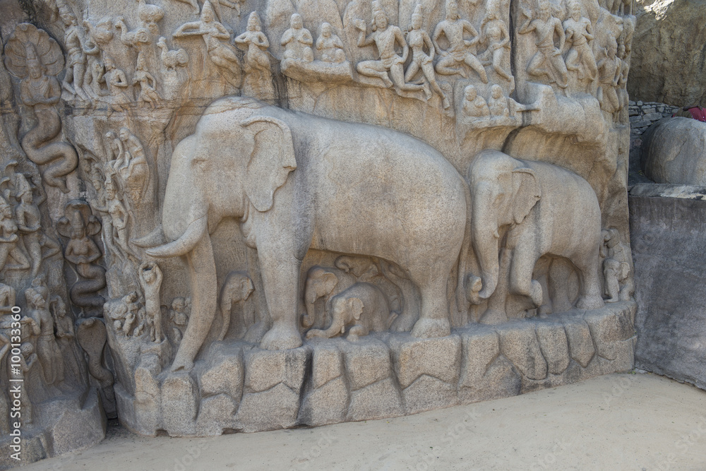 Templo de la Cueva de Varaha, Mamallapuram, India. Elefantes en relieves. Descenso del Ganges. 