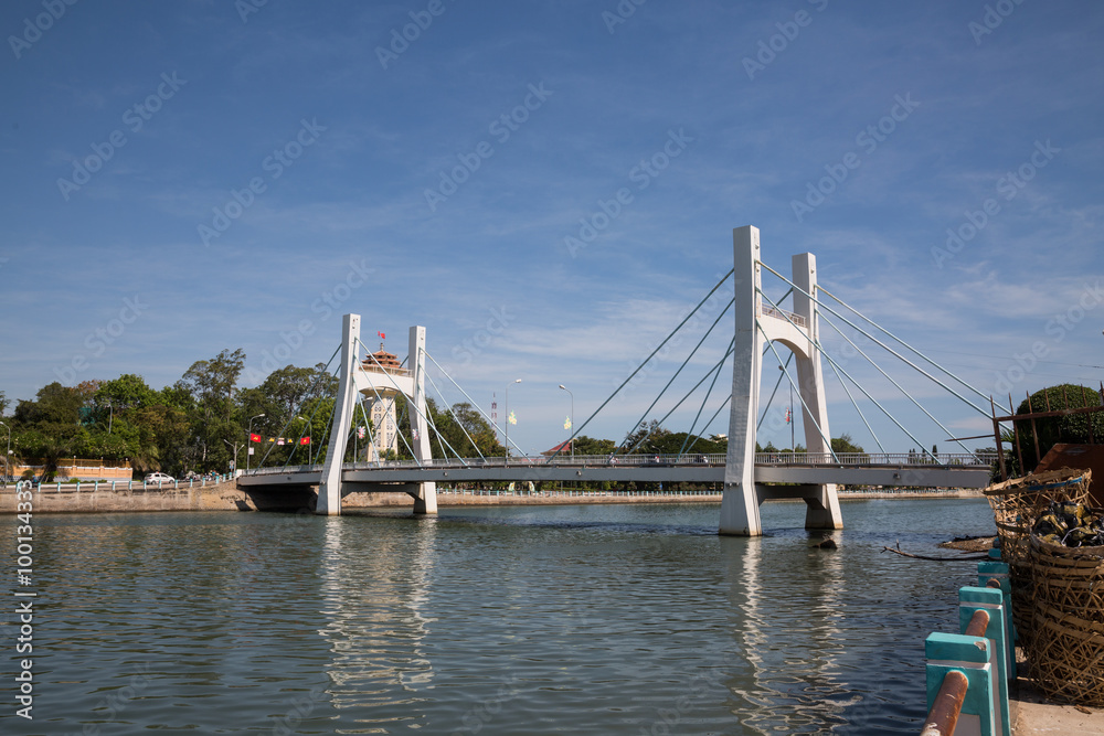 Phan Thiet Brücke und Fluss in Vietnam