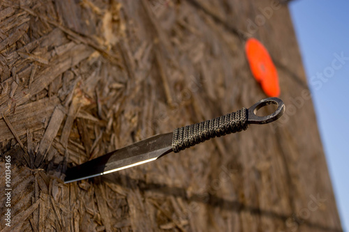 throwing knife