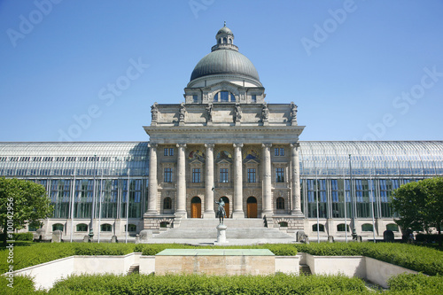 München, Bayerische Staatskanzlei, Armeemuseum, Rückseite photo