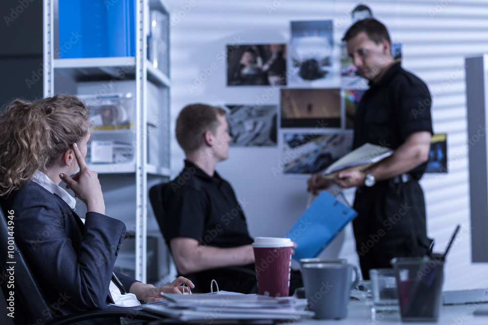 © Photographee.eu - Detectives working in private agency © Photographee.eu - Detectives working in private agency