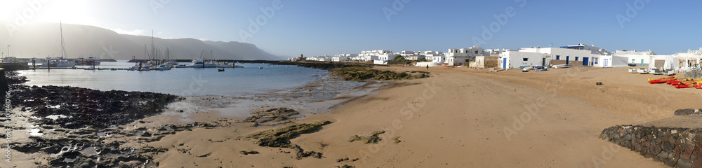 Panorama Lanzarote. La Graciosa, Caleta del Sebo.