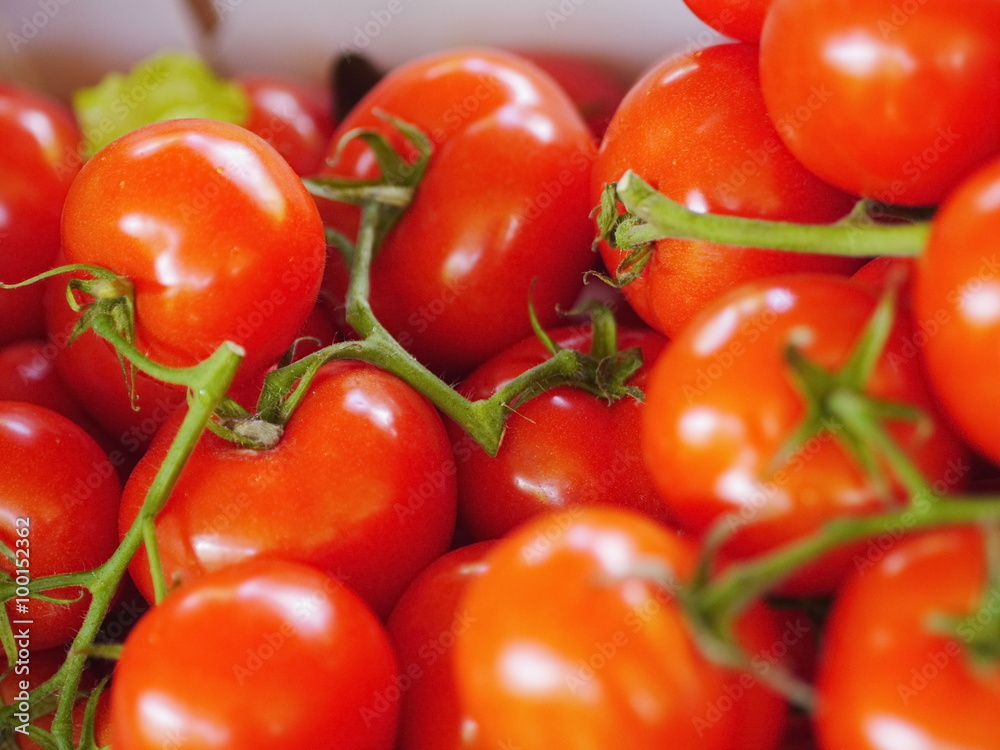 Fresh ripe tomatoes Fresh ripe tomatoes