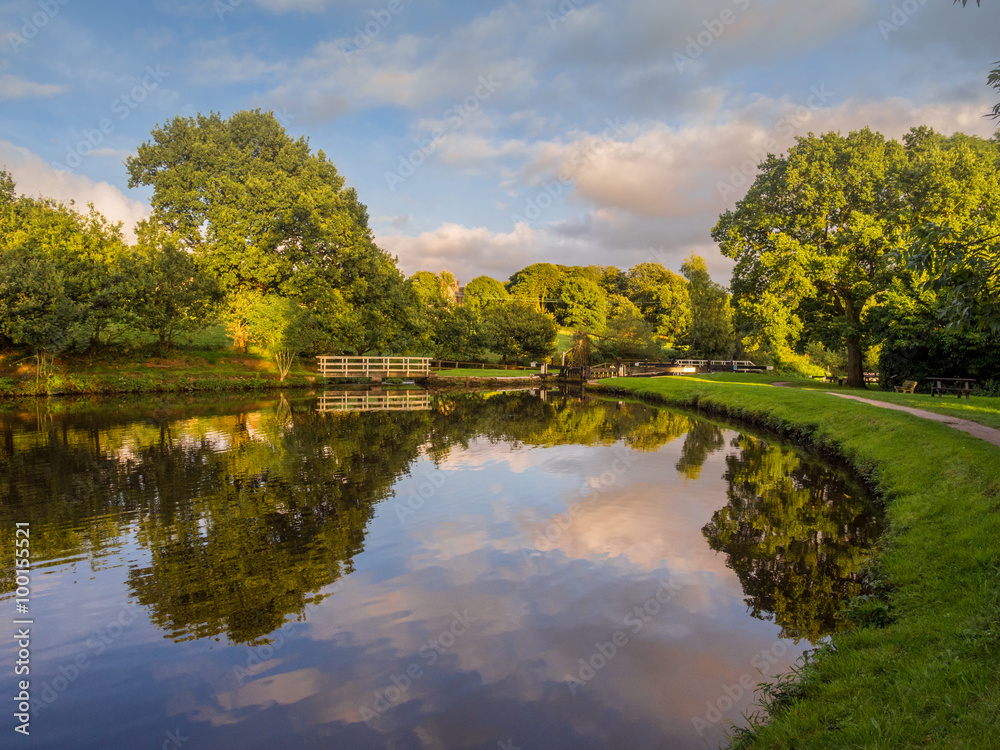 Fototapeta premium Leeds and Liverpool Canal in Evening Light, Chorley, Lancashire, UK
