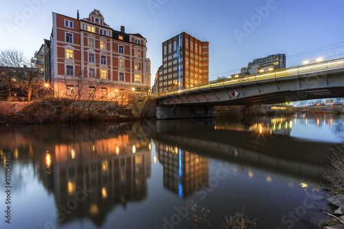 In quarter Black Bear on Ihme river in Hannover at winter evening. Lower Saxony. Germany. © panoramarx