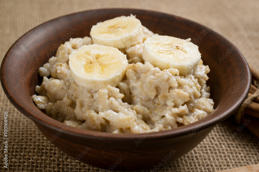 Oatmeal with banana