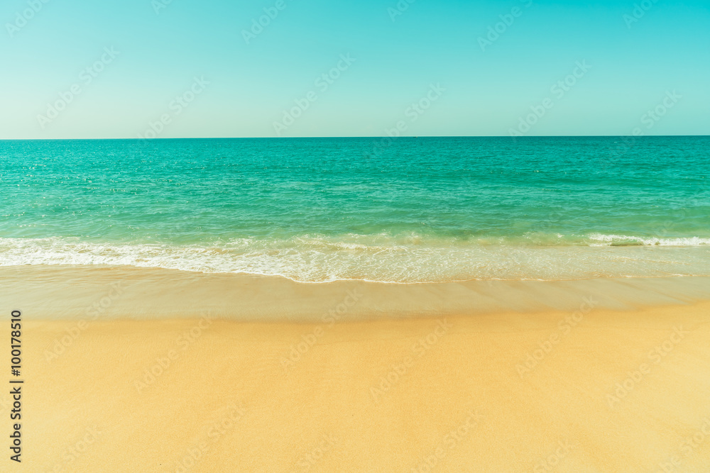 Fototapeta premium Beautiful beach and sea