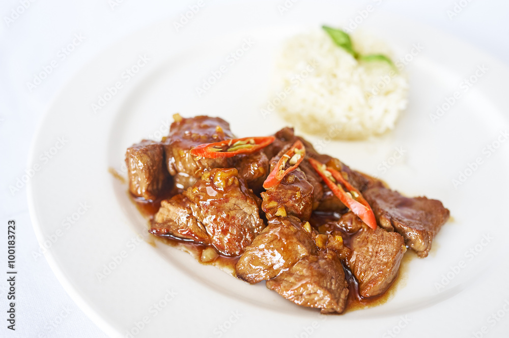 Cut beef in oyster sauce with rice
