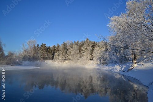 Зимняя река © seopron