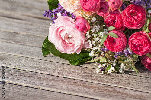 Romantic bouquet with pink roses © gudrun