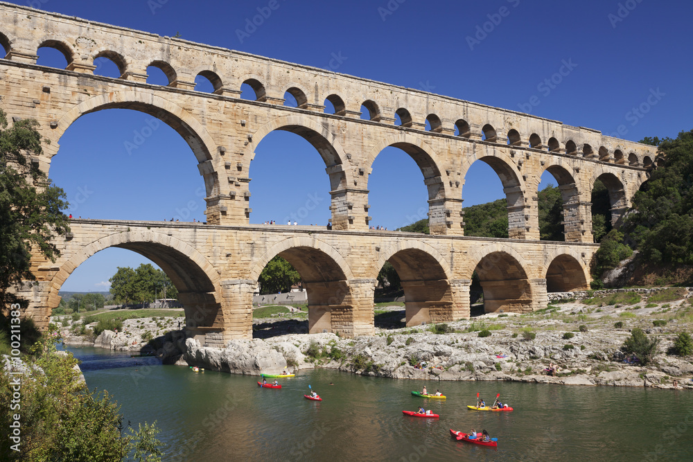 Pont du Gard, Roman aqueduct, River Gard, Languedoc-Roussillon, southern France, France Pont du Gard, Roman aqueduct, River Gard, Languedoc-Roussillon, southern France, France
