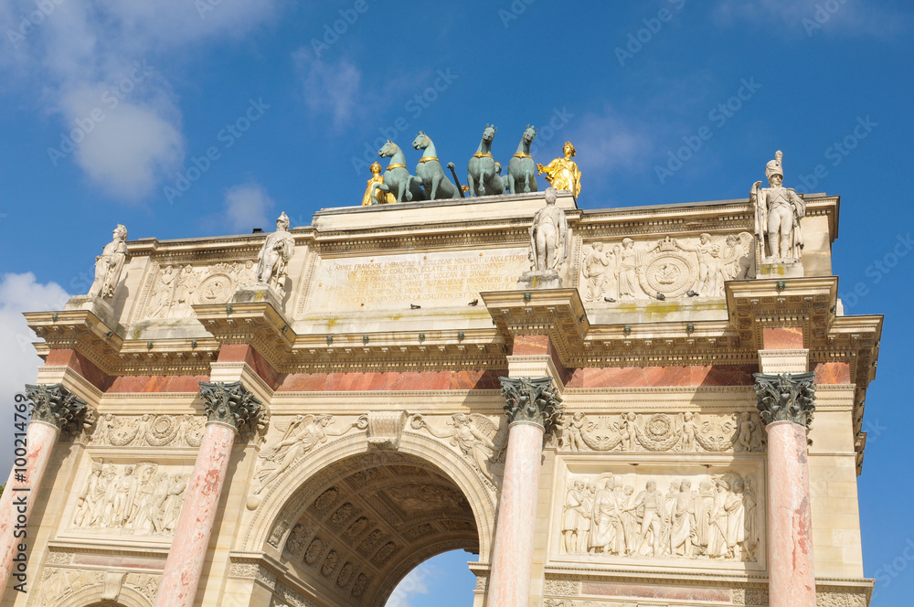 Obraz premium The Arc de Triomphe du Carrousel in Paris, France