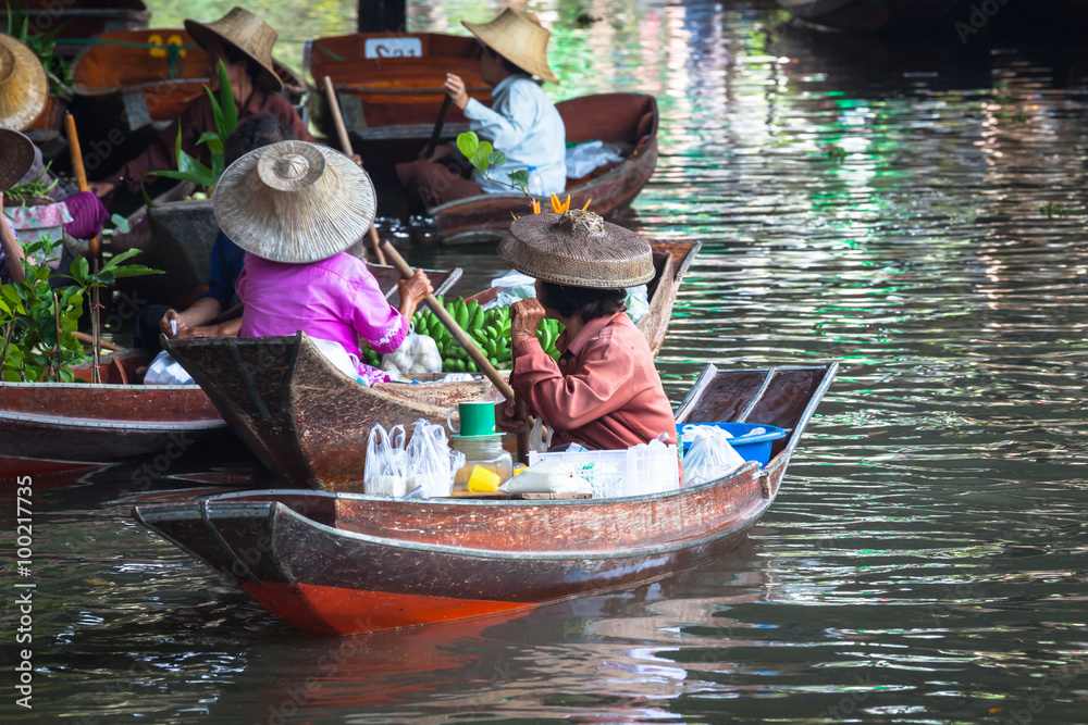Damnoen Saduak Floating Market near Bangkok in Thailand