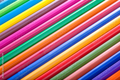 Diagonal row of colorful pencils © Alexander Mak
