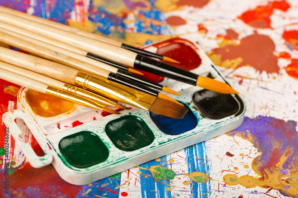 Obraz premium Brushes, paint for painting