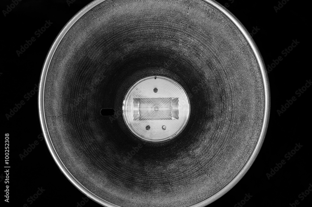 Obraz premium Silver reflector and flash lamp