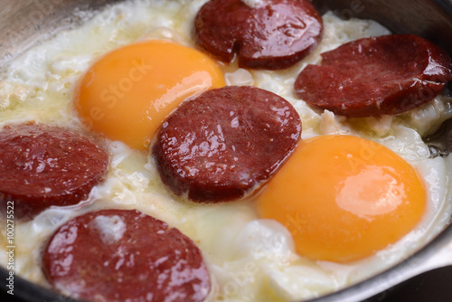 Sucuklu Yumurta