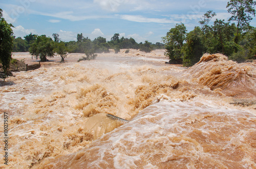 Konpapeng flood in Pakse, Laos on on 19 AUG 2007
