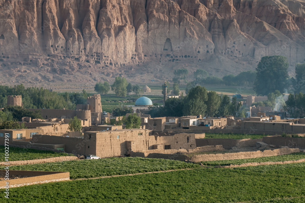 The monumental Buddha statues of Bamyan StockFoto Adobe Stock