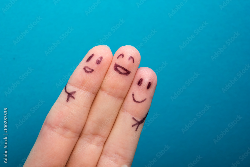 Naklejka premium three smiling fingers that are very happy to be friends