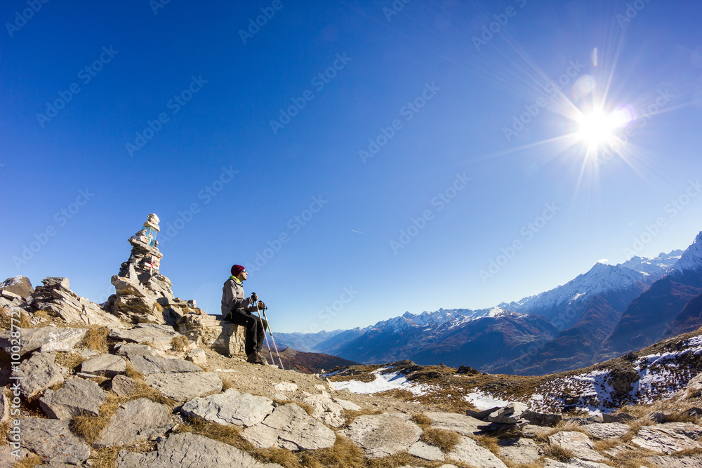 Escursionista in montagna