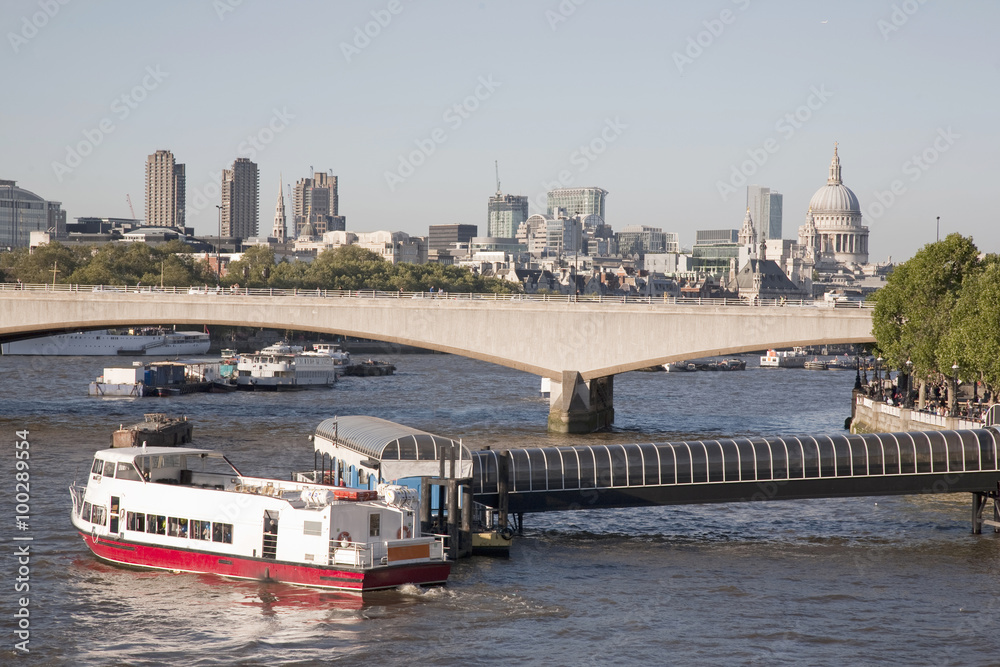 Naklejka premium Waterloo Bridge on the River Thames, London, England, UK