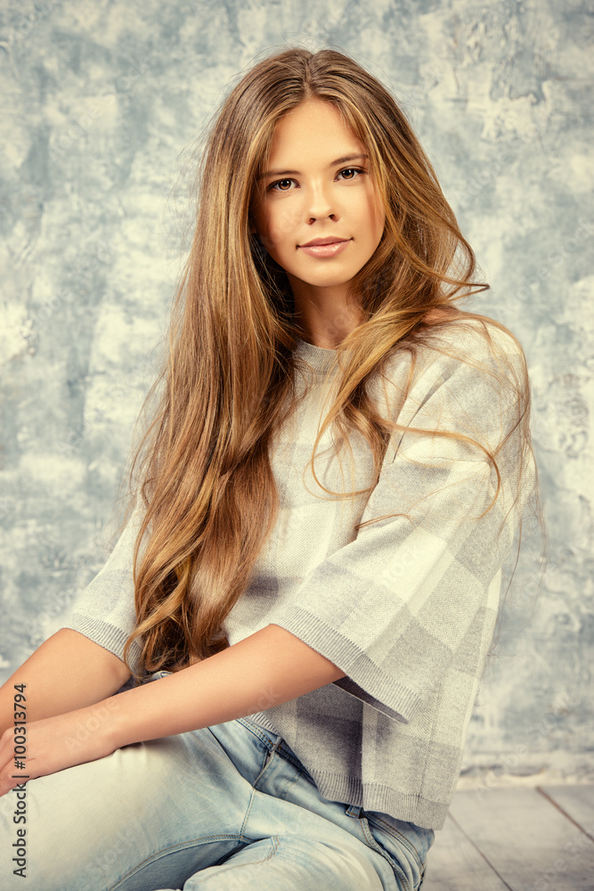 Fototapeta premium casual teenager