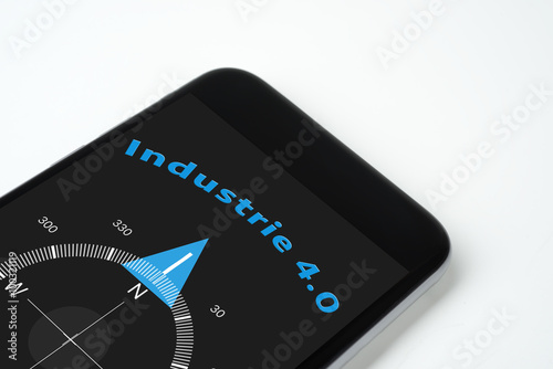 handy kompass mit text und pfeil industrie 4.0