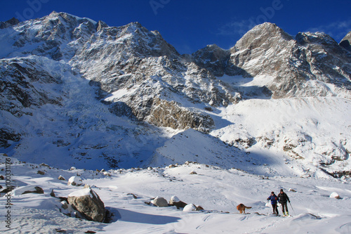 Tableau sur toile Ciaspole sotto il Monte Rosa, Macugnaga, Piemonte