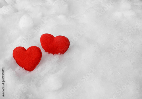 Два сердца в снегу