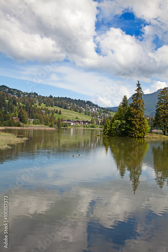 Fototapeta Naklejka Na Ścianę i Meble -  Small alpine lake