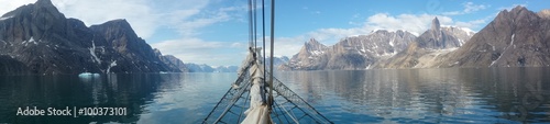 Sailing Greenland, the land of ice, polar bears... and sailing!