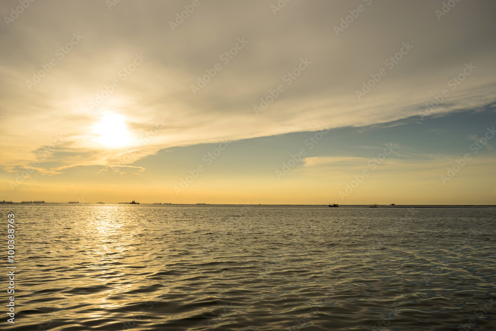 Fototapeta premium Sunset sky and sea view